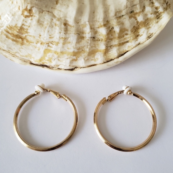 Boutique 9 Jewelry - Lightweight Clip-on earrings, NWT